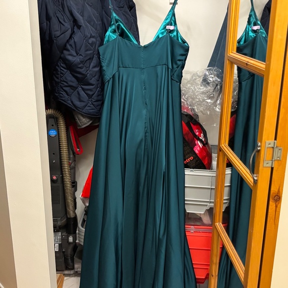 Emerald Green Gown - Picture 2 of 3